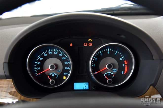 2015款 1.5L 手動(dòng)經(jīng)典型