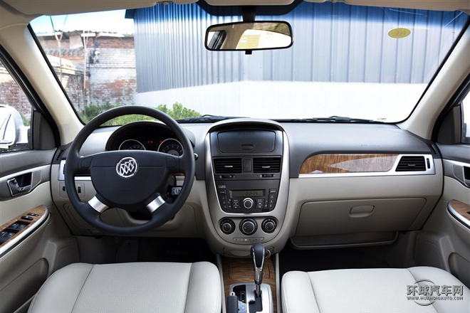 2015款 1.5L 自動經典型