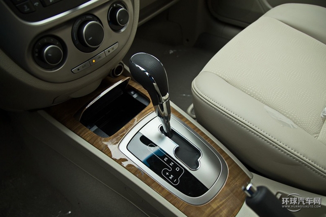 2015款 1.5L 自動(dòng)尊享型