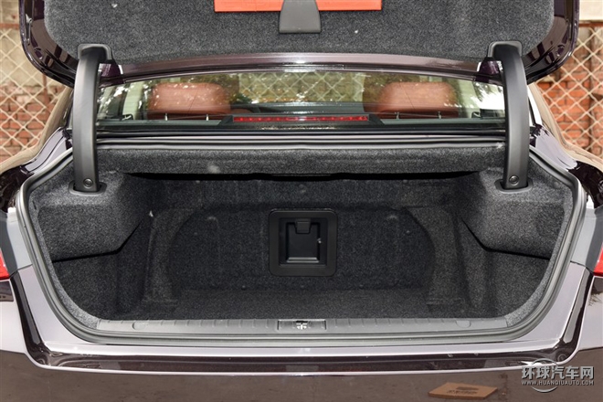 2015款 禮賓限量版 1.8T 尊享型