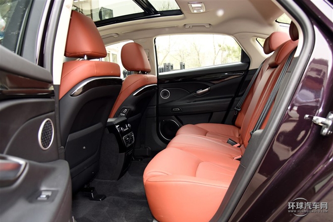 2015款 禮賓限量版 1.8T 尊享型