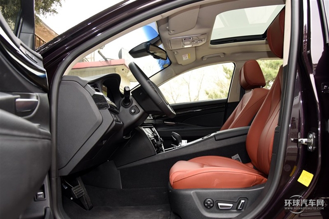 2015款 禮賓限量版 1.8T 尊享型