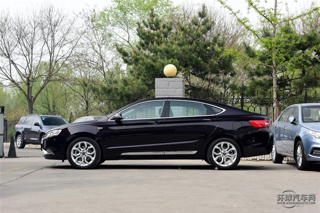 2015款 禮賓限量版 1.8T 尊享型