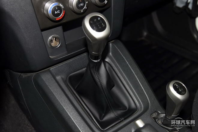 2015款 2.4L 手動遠行版