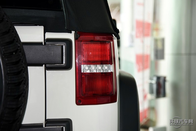 2015款 2.4L 手動遠行版