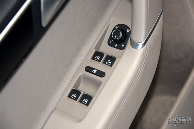 2015款 改款 1.8TSI 豪華型