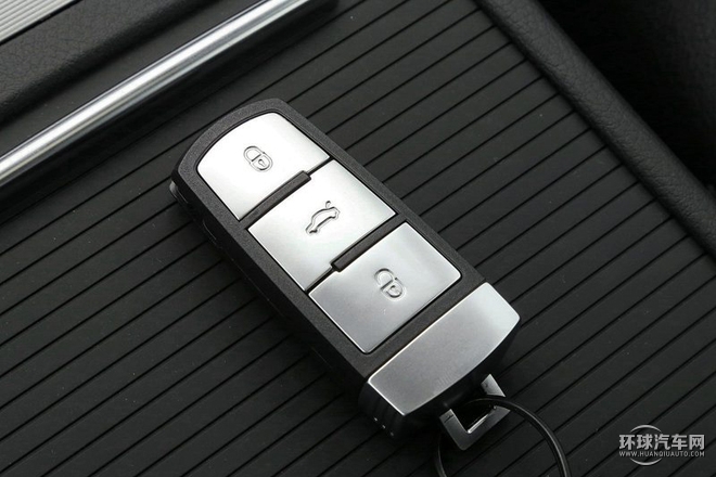 2015款 改款 1.8TSI 尊貴型