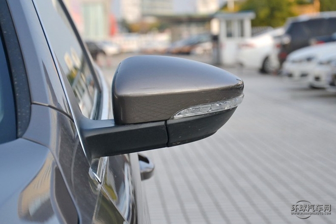 2015款 改款 2.0TSI 豪華型