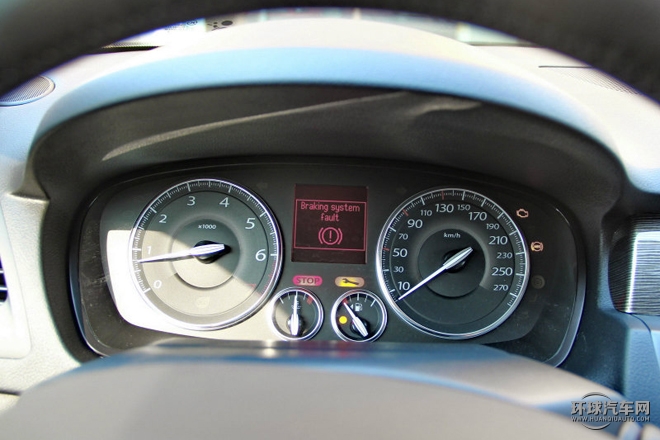 2015款 2.0L 時(shí)尚版