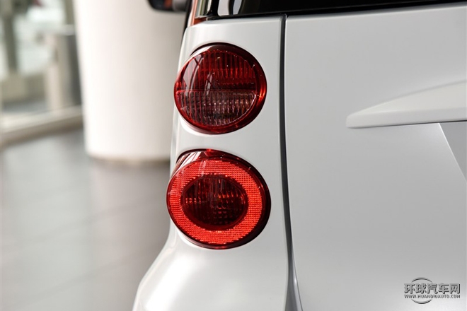 2015款 1.0 MHD 炫閃特別版