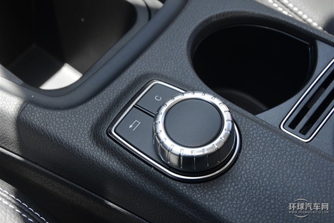 2015款 GLA 220 4MATIC 豪華型