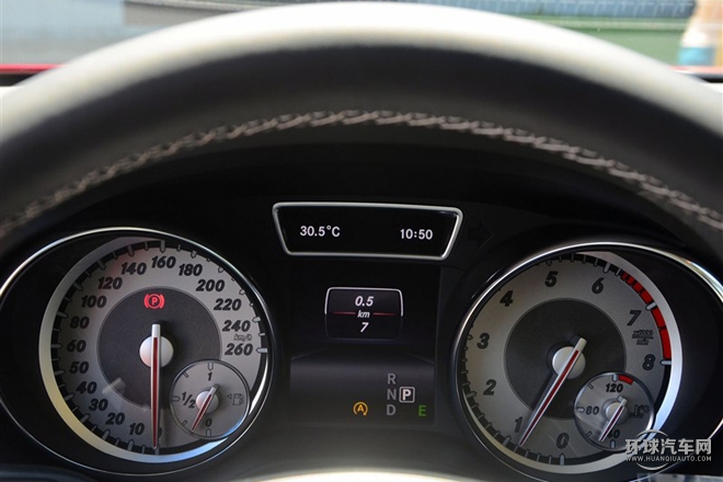 2015款 GLA 220 4MATIC 豪華型