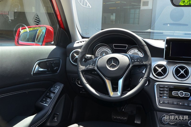 2015款 GLA 220 4MATIC 豪華型