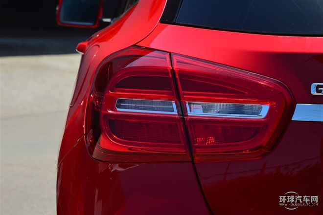 2015款 GLA 220 4MATIC 豪華型