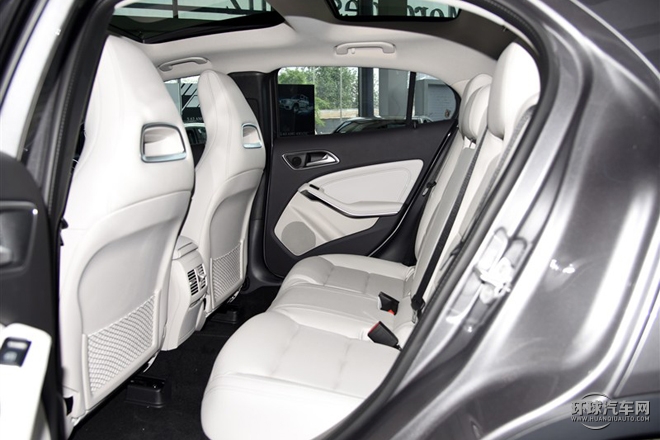 2015款 GLA 220 4MATIC 時尚型