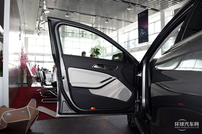 2015款 GLA 220 4MATIC 時尚型
