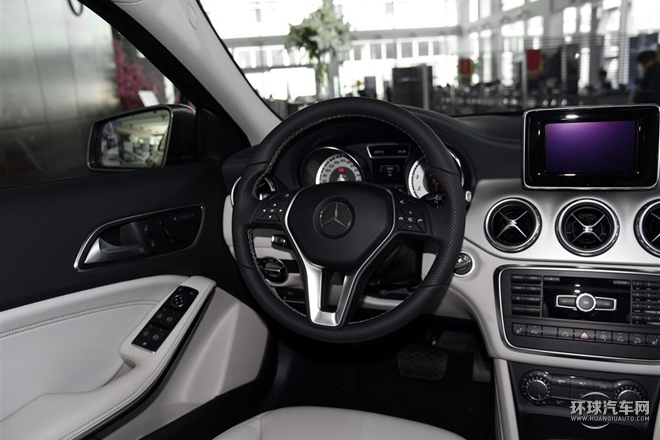 2015款 GLA 220 4MATIC 時尚型