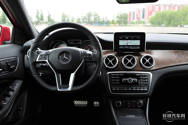 2015款 GLA 260 4MATIC 運動型