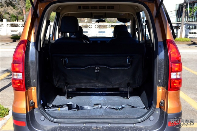 2015款 1.5L 手動豪華型 7座 國IV