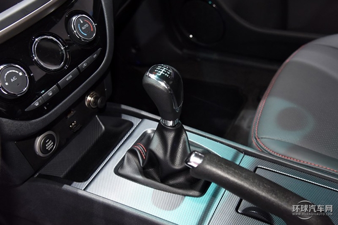 2015款 1.5T 手動(dòng)睿FUN版