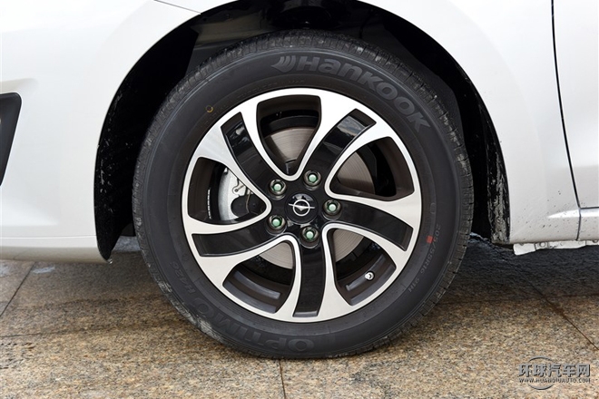 2015款 1.5T 自動行政尊尚型