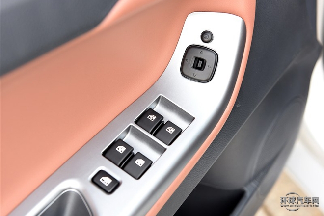 2015款 1.5T 自動行政尊尚型