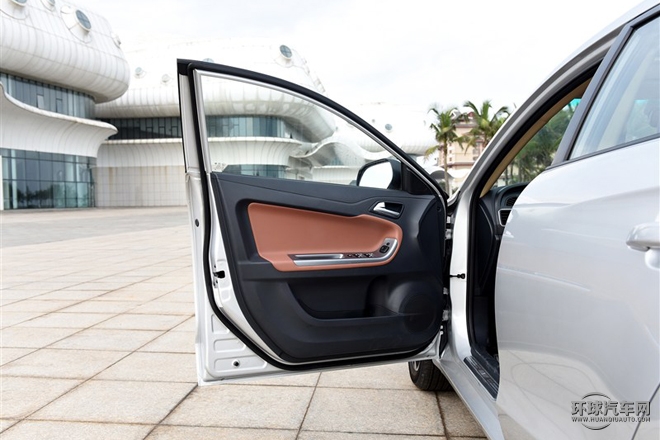 2015款 1.5T 自動行政尊尚型