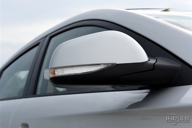 2015款 1.5T 自動行政尊尚型