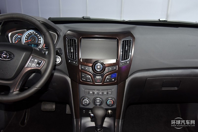 2015款 改款 1.8T 自動縱領(lǐng)型