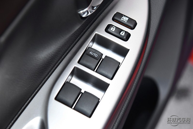 2015款 1.5G 自動橙色限量版