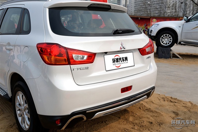 2015款 2.0L 自動兩驅精英版