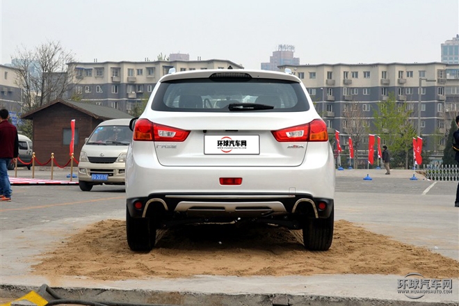 2015款 2.0L 自動兩驅(qū)精英版