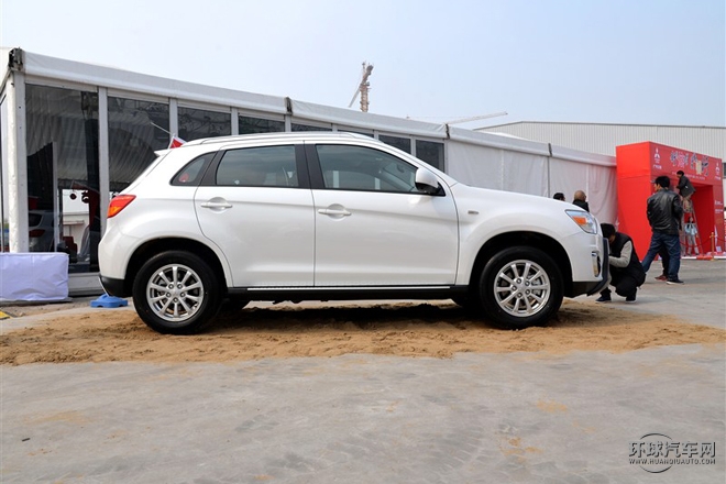 2015款 2.0L 自動兩驅(qū)精英版