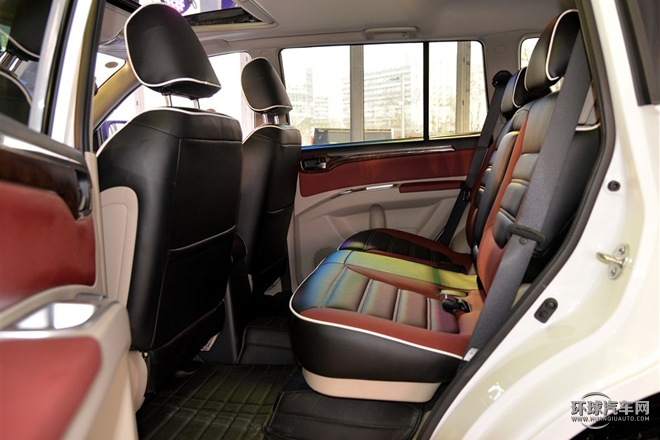 2015款 3.0L 自動四驅(qū)旗艦版