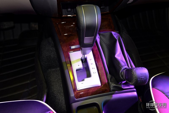 2015款 3.0L 自動四驅旗艦版