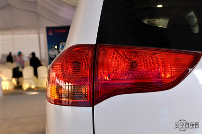 2015款 3.0L 自動四驅旗艦版