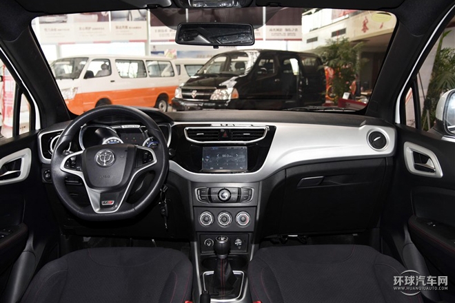 2015款 1.5T 手動都市型