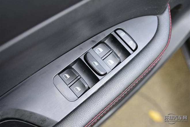 2015款 1.5T 自動(dòng)旗艦型