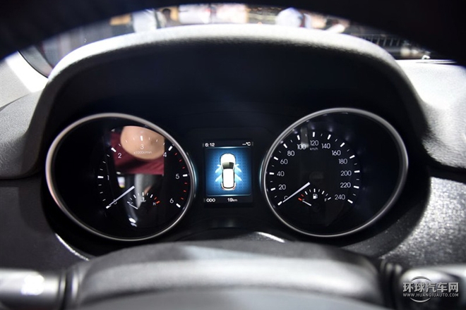 2015款 2.0T 手動四驅(qū)尊貴型