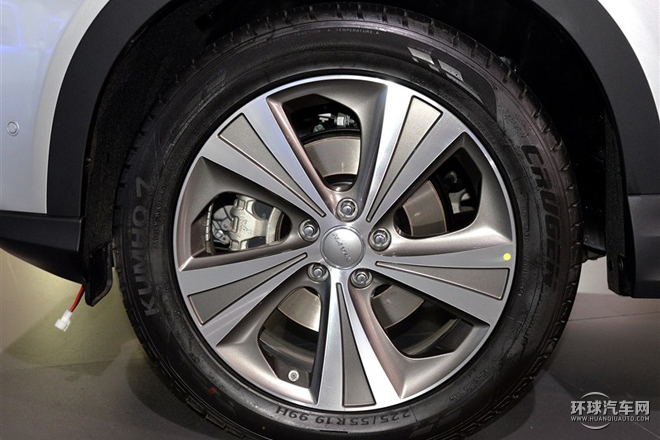 2015款 2.0T 自動兩驅尊貴型