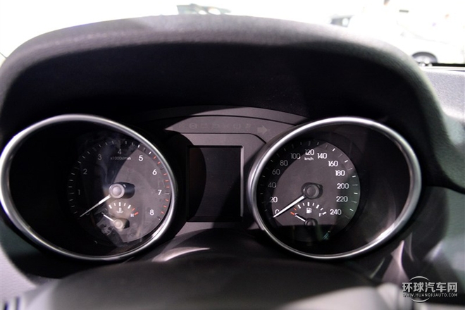 2015款 2.0T 自動兩驅尊貴型