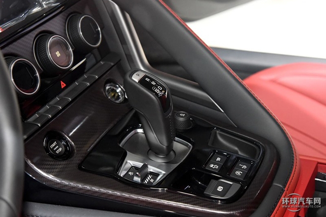 2016款 5.0T R 四驅(qū)硬頂版