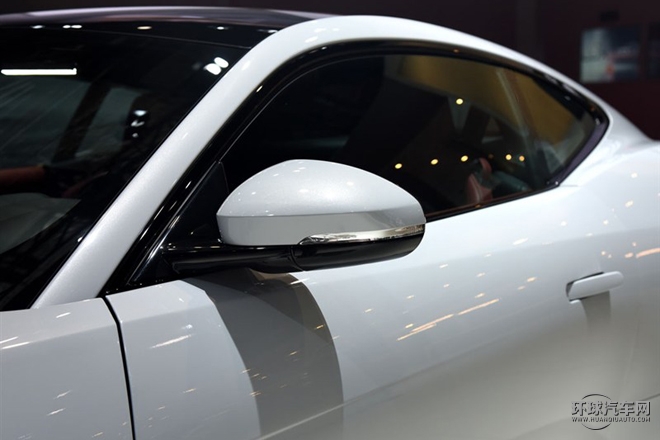 2016款 5.0T R 四驅(qū)硬頂版