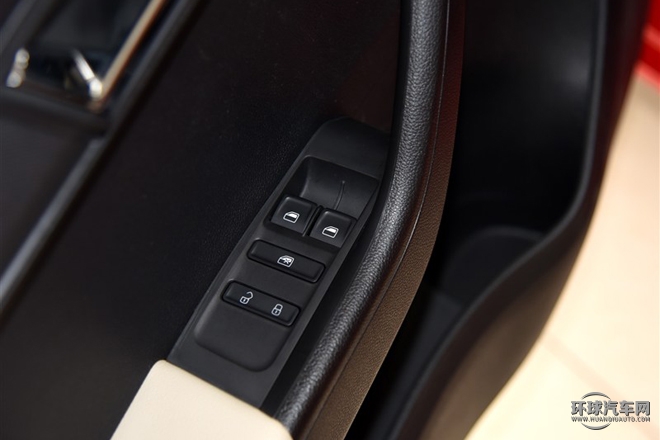 2015款 1.4L 自動創行版