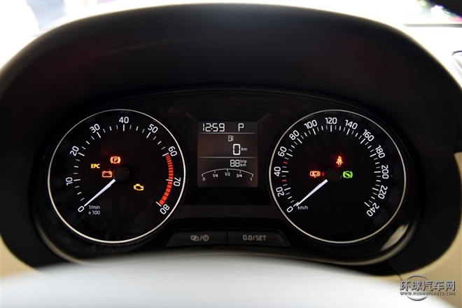 2015款 1.4L 自動創行版