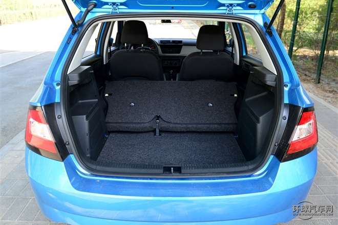 2015款 1.4L 自動(dòng)前行版