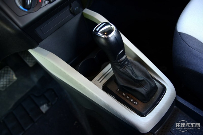 2015款 1.4L 自動前行版