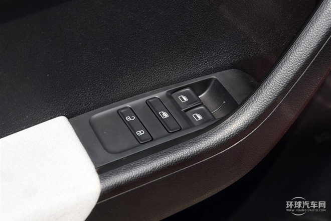 2015款 1.6L 自動(dòng)創(chuàng)行版