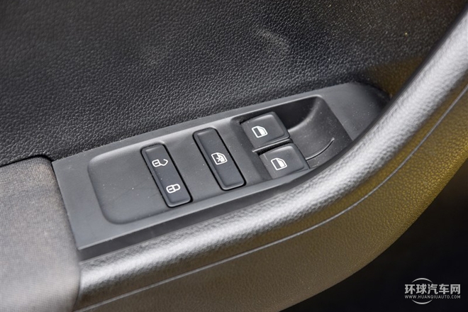 2015款 1.6L 自動運動版