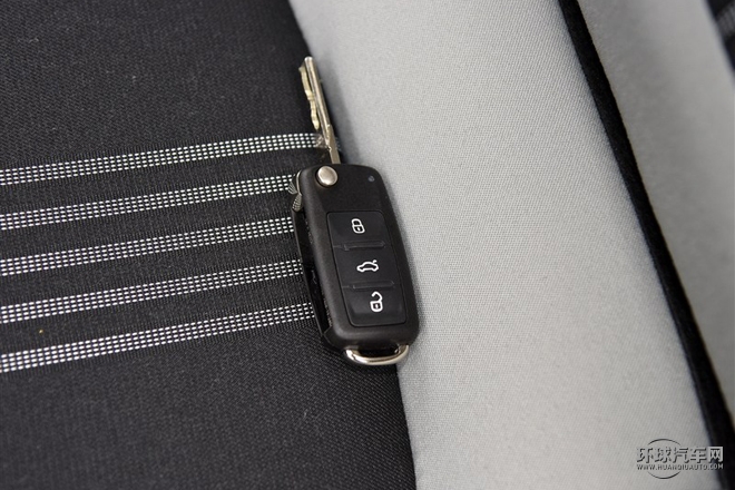 2015款 1.6L 自動智行版